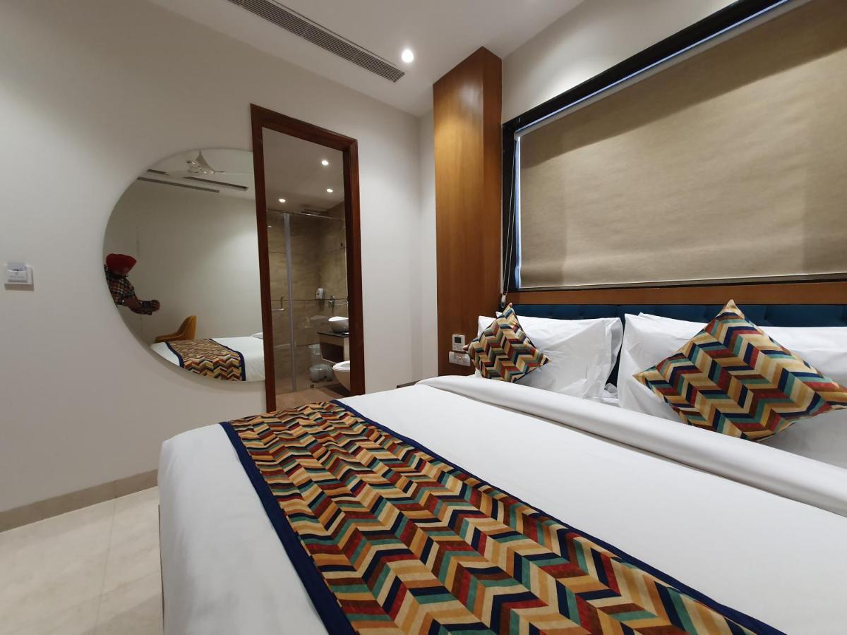 Hotel Classio Royale อัมริตสา ภายนอก รูปภาพ